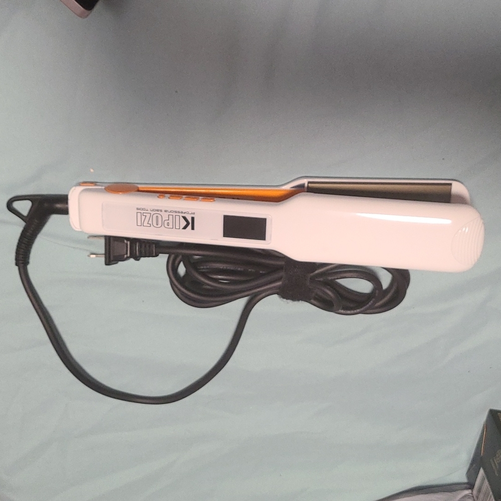Kipozi White Straightening
